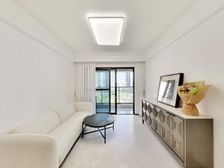 华发广场横琴湾四期3房总价275万,精装修看方便领包入住。