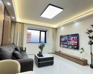 四八二一区三室两厅一卫全屋定制全部断桥铝门窗豪华装修拎包入住
