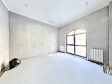 小区核 心位置,双拼别墅。约200平私家花园,全天采光