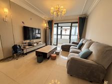 次新房!拎包入住精装小三房 有车位 南北通透 邻东汶河旁