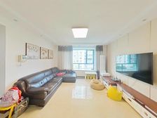 万邦都市花园电梯5楼全明三房,南北通透 精装修可拎包入住。