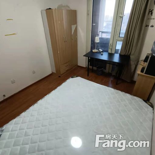可月付 一号线九棵树站0距离 玉兰湾次卧带阳台空调 可短签