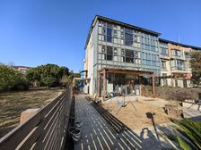 狮山龙湖旁 名城联排西户 精装修 160平大花园 侧面开阔