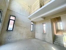 地铁口物业 奥园观澜誉峰边位别墅 三面采光可做7个房间急售