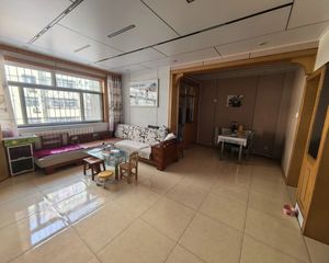 新华路健康街世博国际交运宿舍2楼105平3明间中装57万