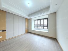 (新出 捡漏)樾隽中央大平层 好楼层 送车位 婚房装修未入住