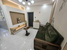 35个一楼玉兰大街附近,进出方便,精装两室军校广场