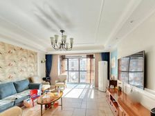  The Family Courtyard of the Commission for Discipline Inspection is decorated with small high-rise buildings, full day daylighting, and packed in