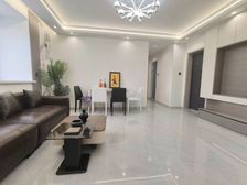 二楼带超大平台 精装三室 隶都景苑 瓷砖房 带地下室