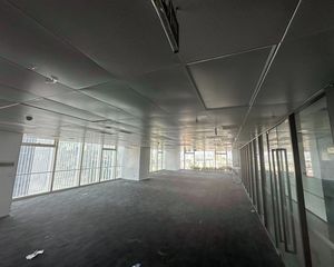 6字头 伍家岭商圈 天健 华创 电梯口 300平 特价售
