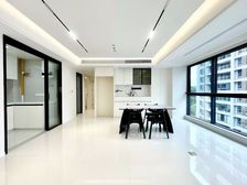 抽支烟就到西站了!260 就是轻轨!送车位!来电随时看房