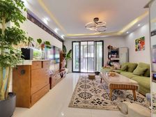 毓秀 宝龙广场 汇金路地铁 出行方便 商圈成熟