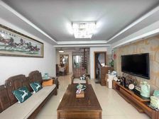 小区新挂牌(6楼带大阁楼)(有固定车位和大露台)好房子