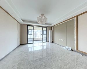 正祥尊园 4室2厅2卫 精装修 315万元