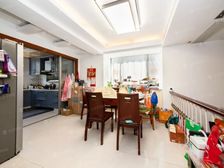 临近地铁!边套!200平私家大花园!联排大别墅!接受置换!