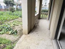 联排别墅边套!三面院子110平,位置好无不利因素,毛坯房型好