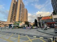 出入口第2间 密集人流量 成熟地段临街铺出售 月4350