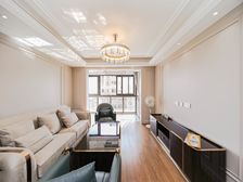 百万装修+税费各付+电梯高层+南北通透+位置安静+看房随时