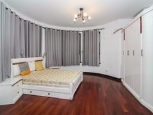 18号线地铁口 黄楼层 户型好 房东诚心卖 书