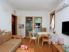 电梯房,中式风格,小区中心位置,主卧朝南,采光充足