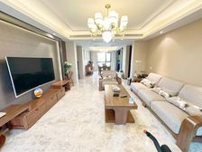 小区刚刚成交两套,这套户型更优带产权车位,关键价格很诚意