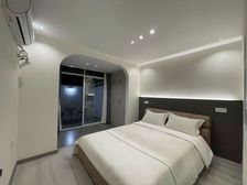 新出全明1房!带15平大花园,送20个精装修,送固定车位!