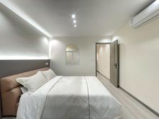 新出全明1房!带15平大花园,送全新精装修,送固定车位!