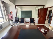 铂金90平米 地铁口 博物馆商圈 市中心