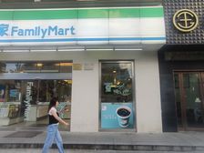 杨浦内环·全家带租约,8号线黄兴路350米,纯一楼大开间