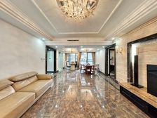 丽海雅居 3室2厅 134.56平,520万,业主诚意出售。