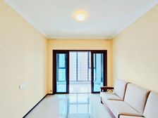 送车位 外地人可买 首付10万 拎包入住 业主诚心出售 急卖