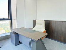 向荣中心精装小户型3隔间16个工位