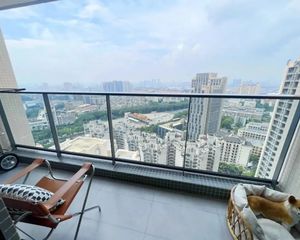 广地花园 诚心出售 价格可谈 送家私家电送车位 南向中高层