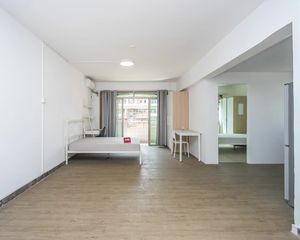 益田花园跃式,改善大面积,诚心卖,看房方便。