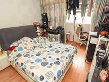 杏杨园楼层双南两房,看房随时房东诚意出售,精装修有车位