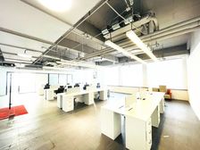 大东区甲级写字间 双地铁口 精装带隔断家具 停车方便