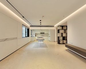 望岳西苑 精装50万一天未住 好楼层 诚意售 随时可看