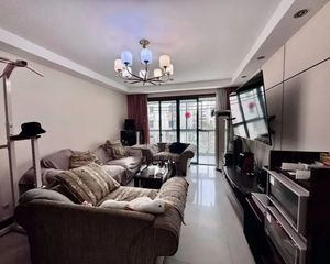 万体馆旁边品质小区,多层电梯洋房,户型超赞,有车位,价格好谈