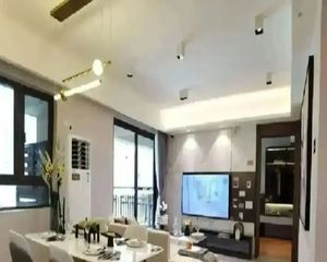 保利珑玥公馆南北通透四居 精装低层满五住宅 主直降急售可谈