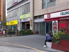 光明双地铁口108平商铺出售 每年25万品牌租约