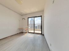 绿地都会雅苑 毛坯三房 房东换房急卖 满五 降价急卖