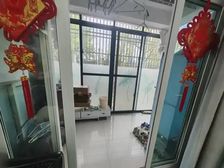 近地铁示范区线,精装修2房,带小院子,随时看房,急售