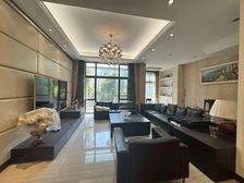 小区少有客厅平层户型 装修好入住仅2年 有钥匙