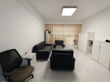 绿地东岸2加1户型,精装拎包入住,中间楼层得房率高,采光充足