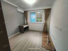 电梯双南大2房,精装修拎包入住,双轨交通,看房方便