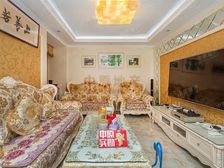 繁华地段,采光充足,居家装修,主卧朝南