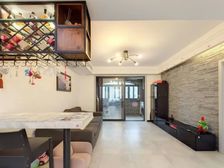 2015年后的次新小区,位置安静采光充足满五年,业主急售可谈