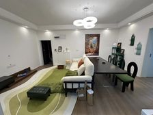 果城路丝三厂大院 三楼 精装带家电 小区可停车 卧室带阳台!