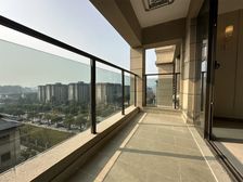 精装电梯洋房 南北通透 光照充足 有兴趣可实地看房