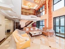 顶楼复式,挑高4 5,带双车位,豪华装修,价格好谈,有钥匙